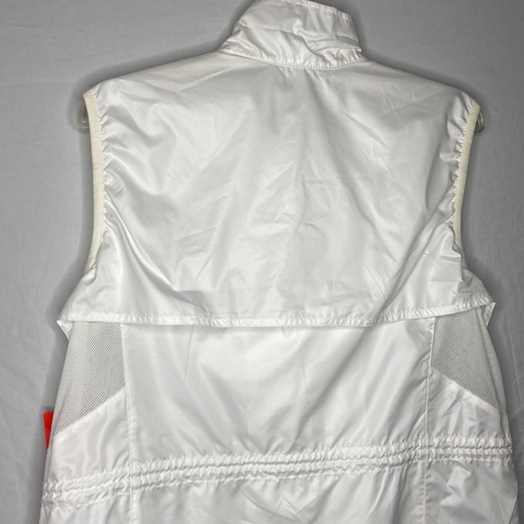 Woman’s Danskin Vest - Picture 3 of 3